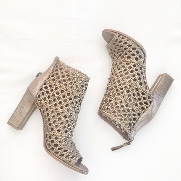 Donald J. Pliner Shoes - [Donald J Pliner] Metallic Woven Peep Toe Bootie